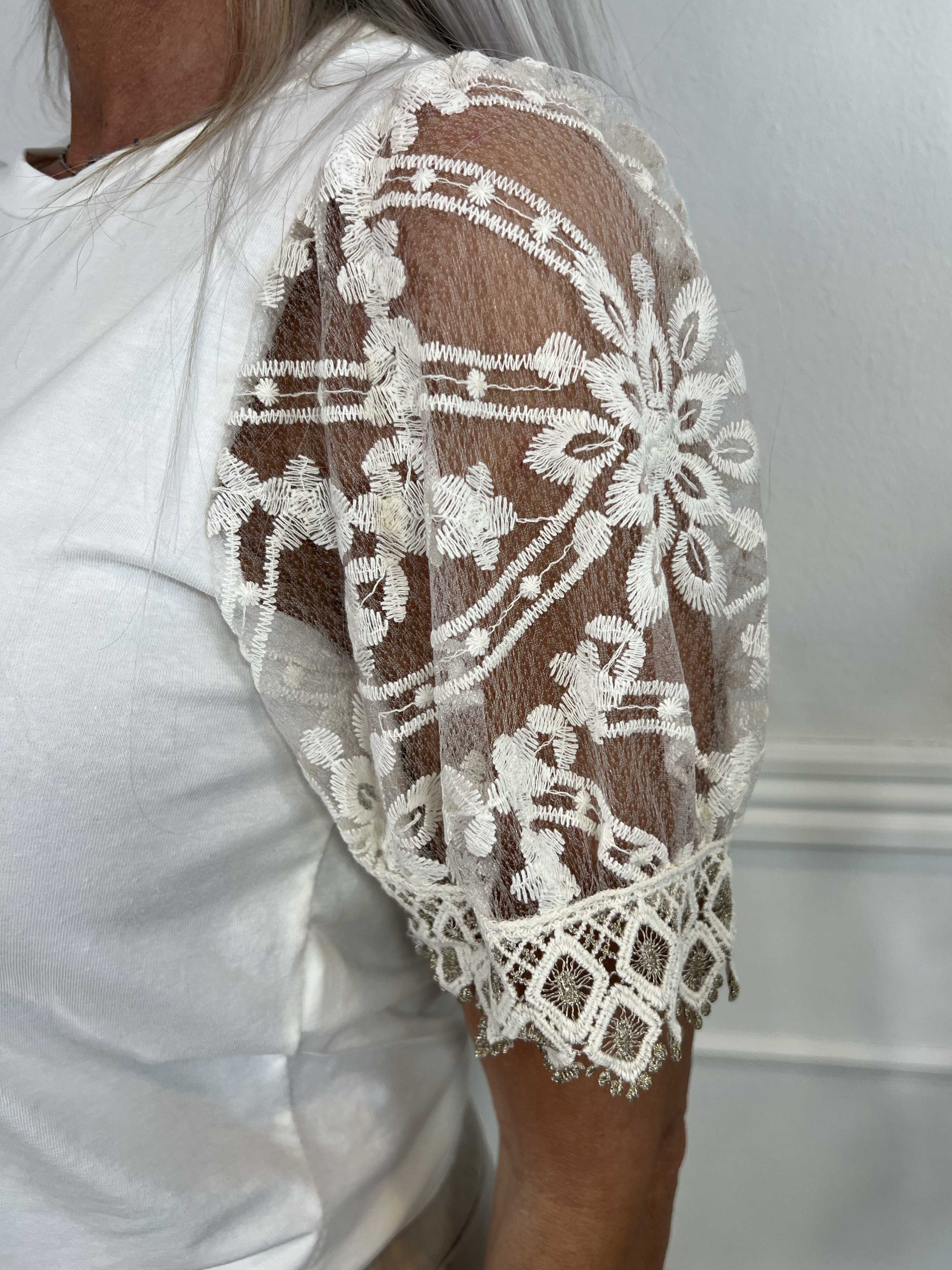 Nadine - T-shirt med ärmar i fin spets